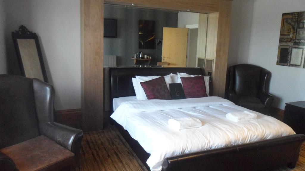 The Warwick Arms Hotell Chew Magna Exteriör bild