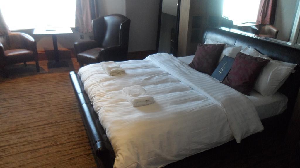 The Warwick Arms Hotell Chew Magna Exteriör bild