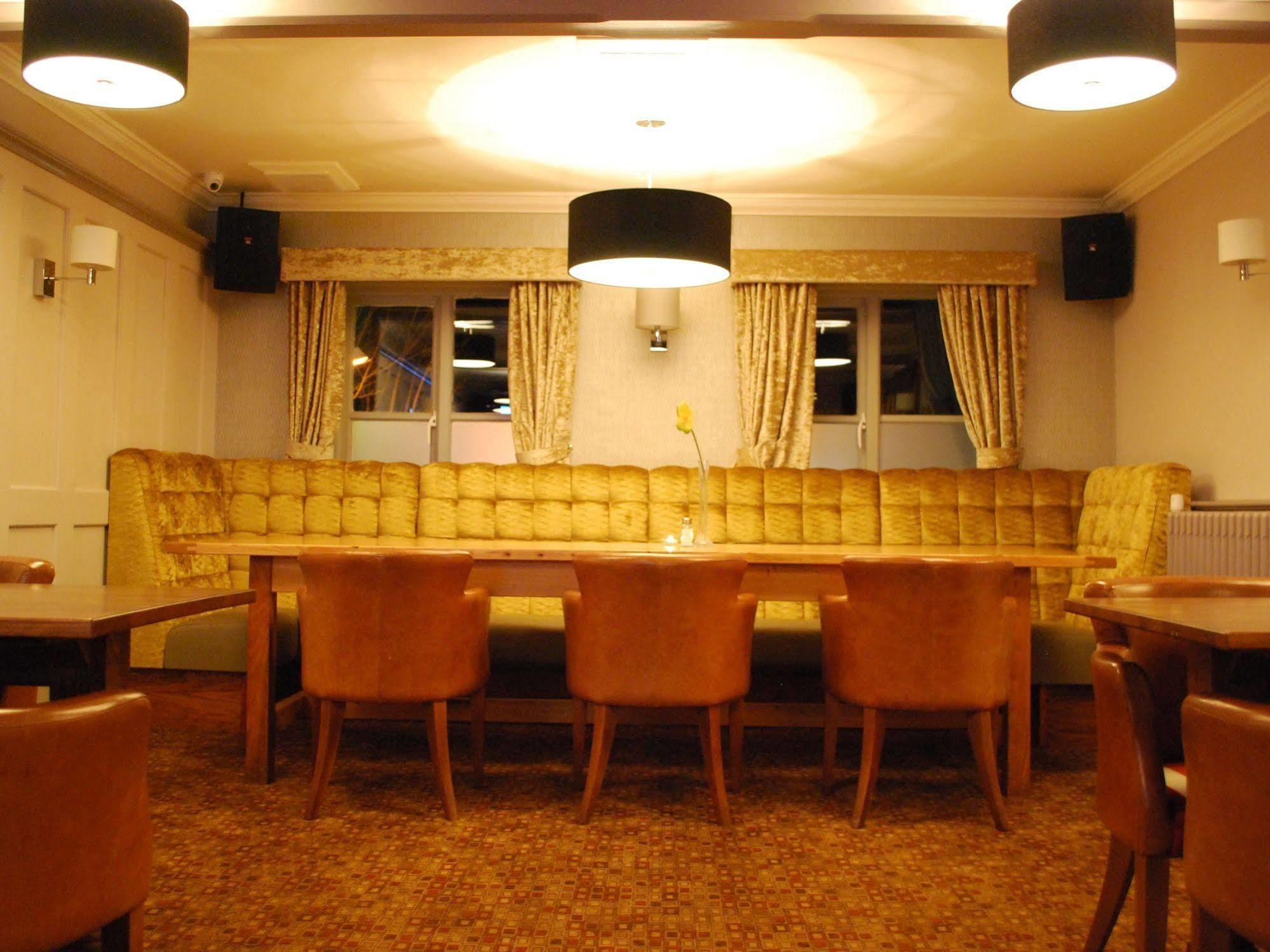 The Warwick Arms Hotell Chew Magna Exteriör bild