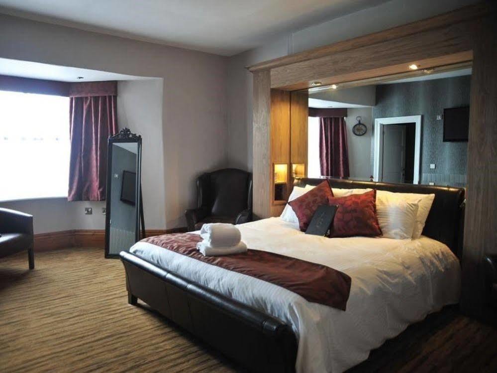 The Warwick Arms Hotell Chew Magna Exteriör bild