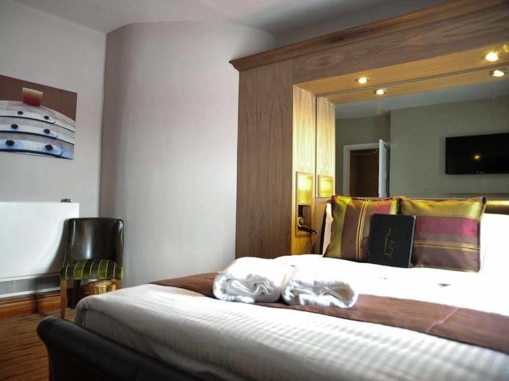 The Warwick Arms Hotell Chew Magna Exteriör bild